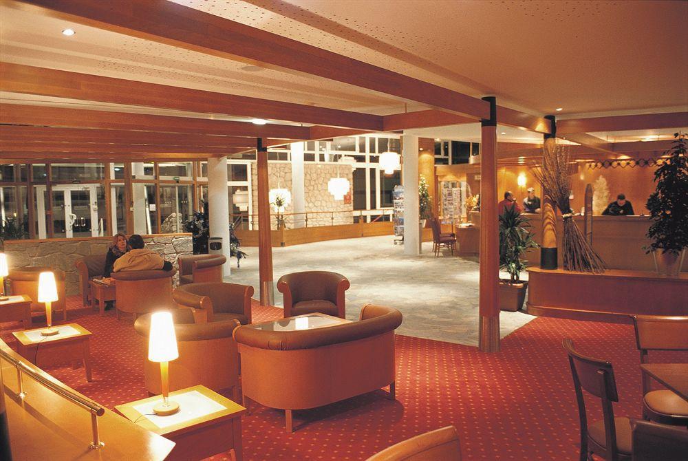 Belambra Clubs Residence Les Menuires - Le Hameau Des Airelles 圣马丁德贝尔维尔 外观 照片
