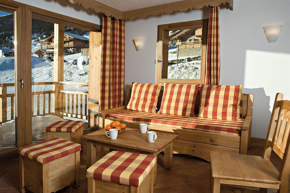 Belambra Clubs Residence Les Menuires - Le Hameau Des Airelles 圣马丁德贝尔维尔 外观 照片