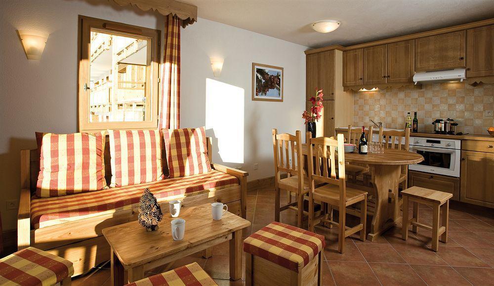 Belambra Clubs Residence Les Menuires - Le Hameau Des Airelles 圣马丁德贝尔维尔 外观 照片