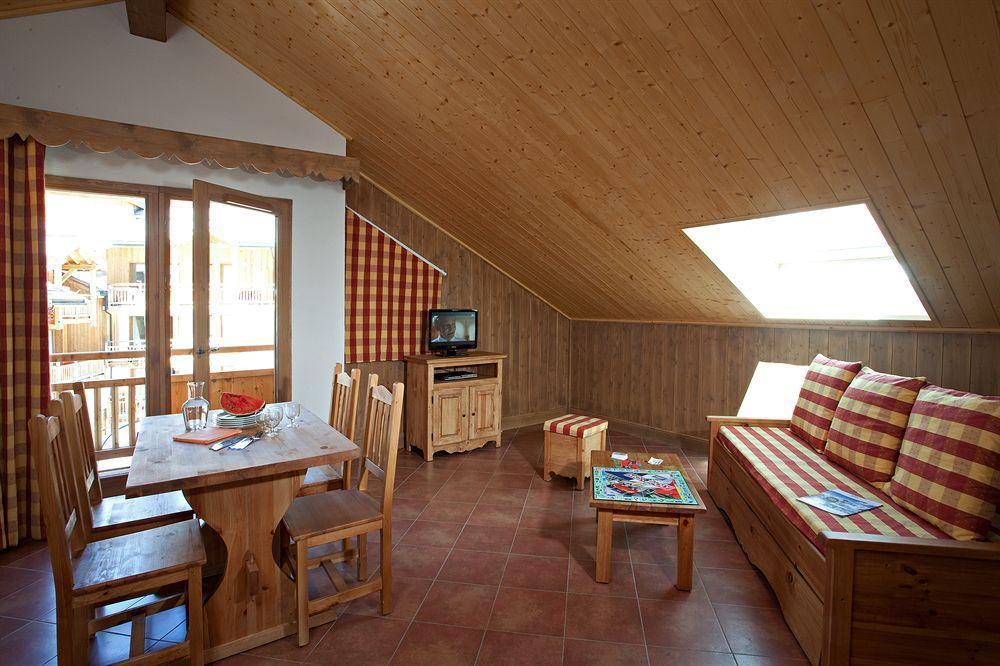 Belambra Clubs Residence Les Menuires - Le Hameau Des Airelles 圣马丁德贝尔维尔 外观 照片